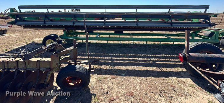 image for item DD3274 1998 John Deere 930 rigid head
