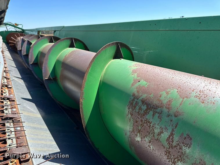 image for item DD3274 1998 John Deere 930 rigid head