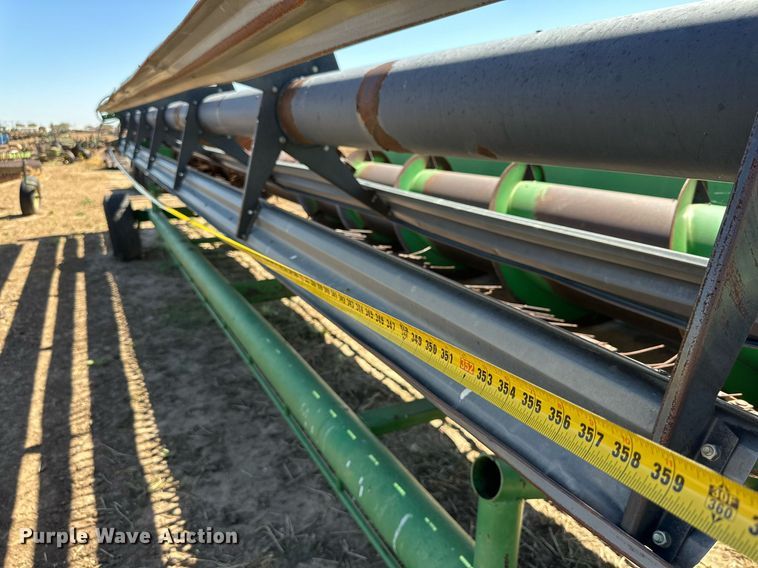 image for item DD3274 1998 John Deere 930 rigid head