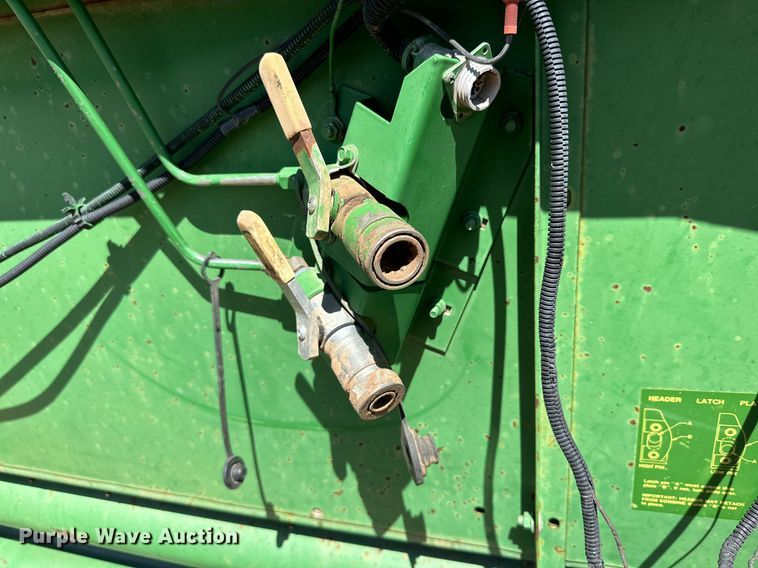 image for item DD3274 1998 John Deere 930 rigid head