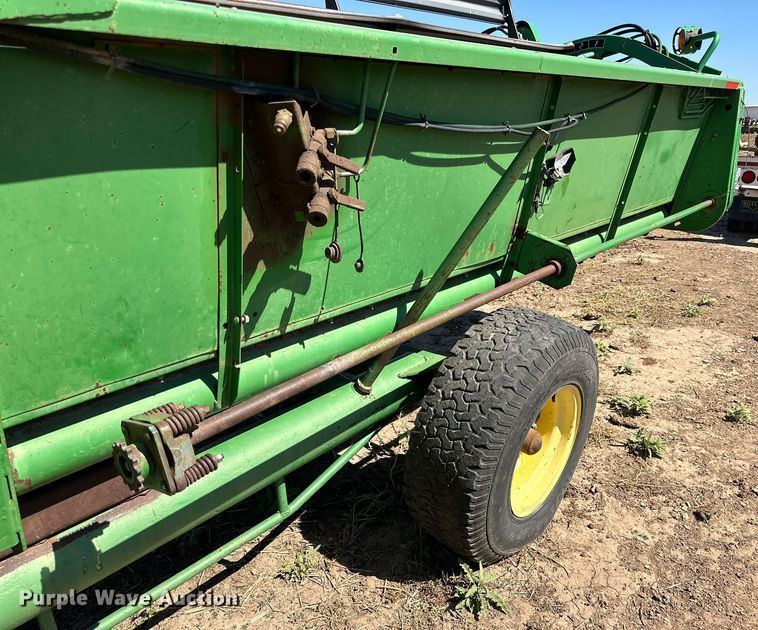 image for item DD3274 1998 John Deere 930 rigid head