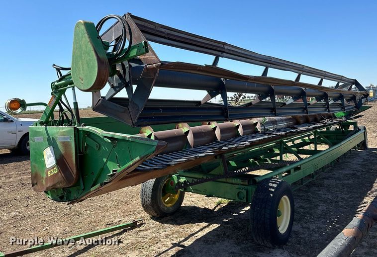 image for item DD3275 1996 John Deere 930 rigid head