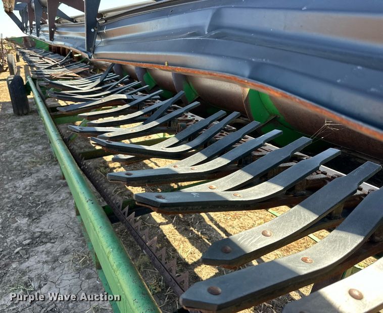 image for item DD3275 1996 John Deere 930 rigid head