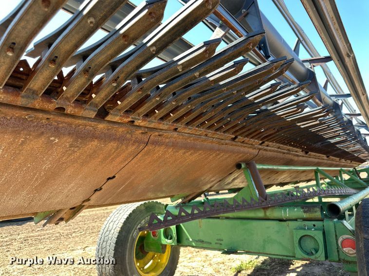 image for item DD3275 1996 John Deere 930 rigid head