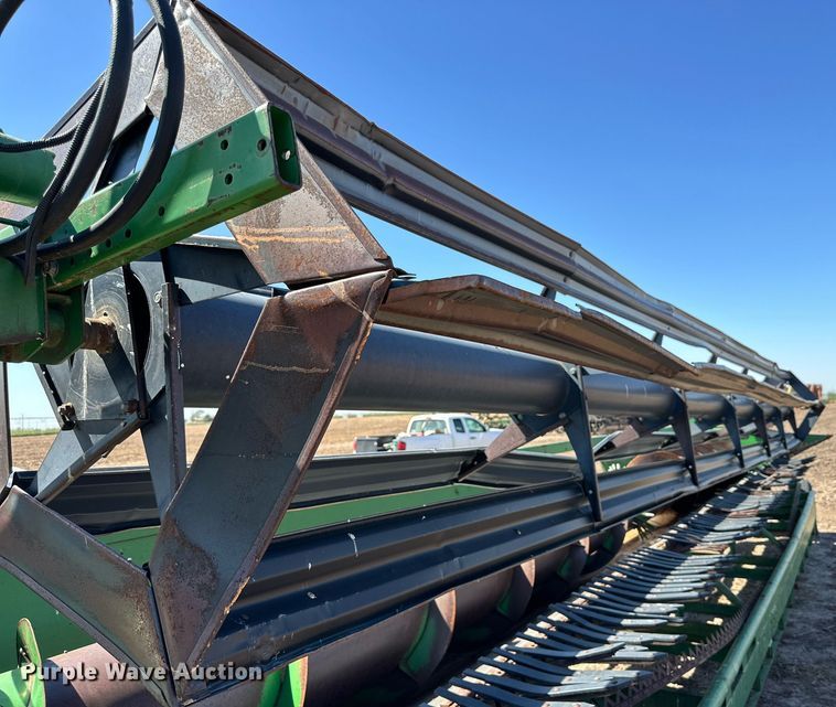 image for item DD3275 1996 John Deere 930 rigid head