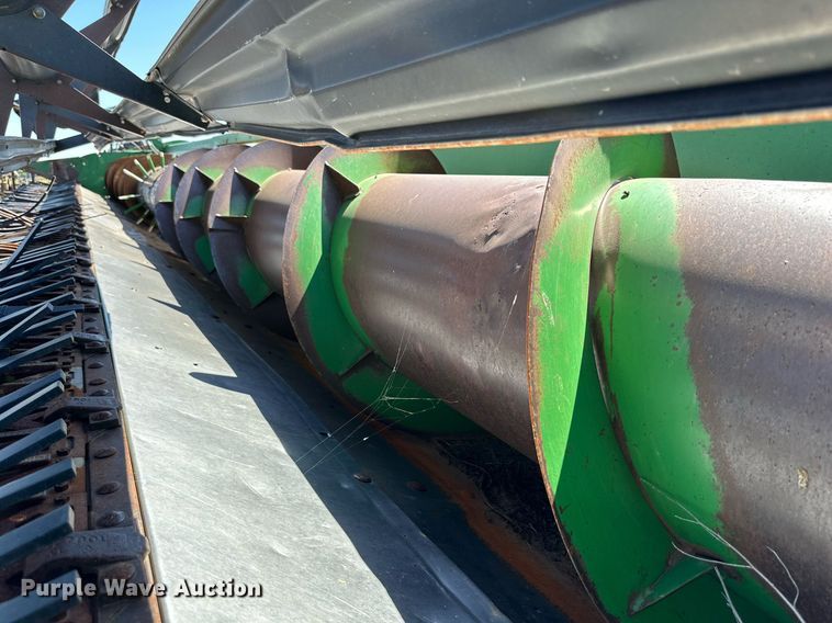 image for item DD3275 1996 John Deere 930 rigid head