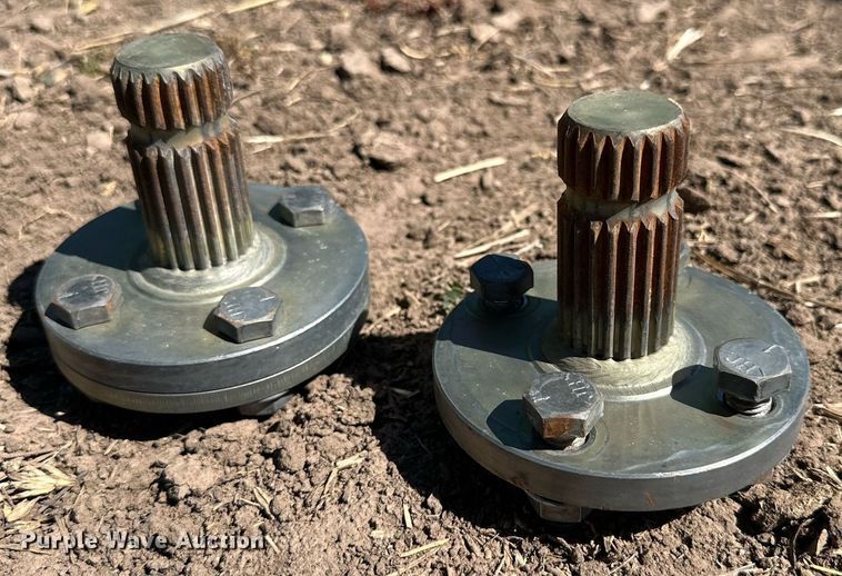 image for item DD3275 1996 John Deere 930 rigid head