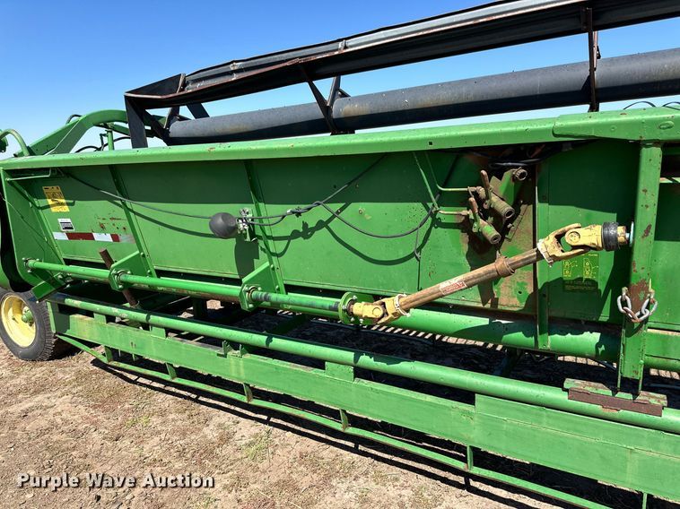 image for item DD3275 1996 John Deere 930 rigid head