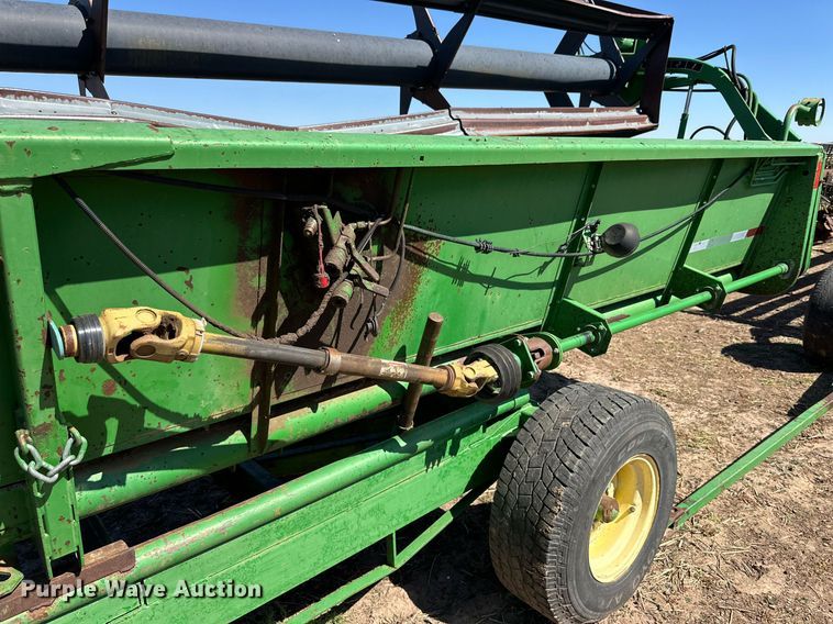 image for item DD3275 1996 John Deere 930 rigid head