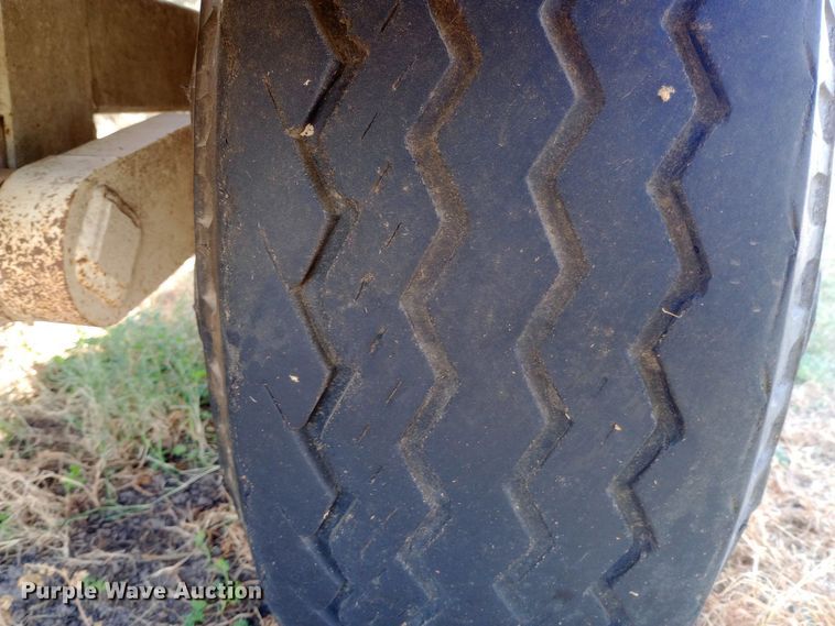 image for item DH1382 Channel GW-150 seed tender