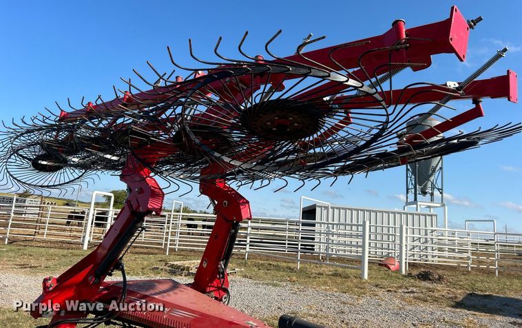 image for item DO7484 2021 Enorossi Maximus 14HSI hay rake