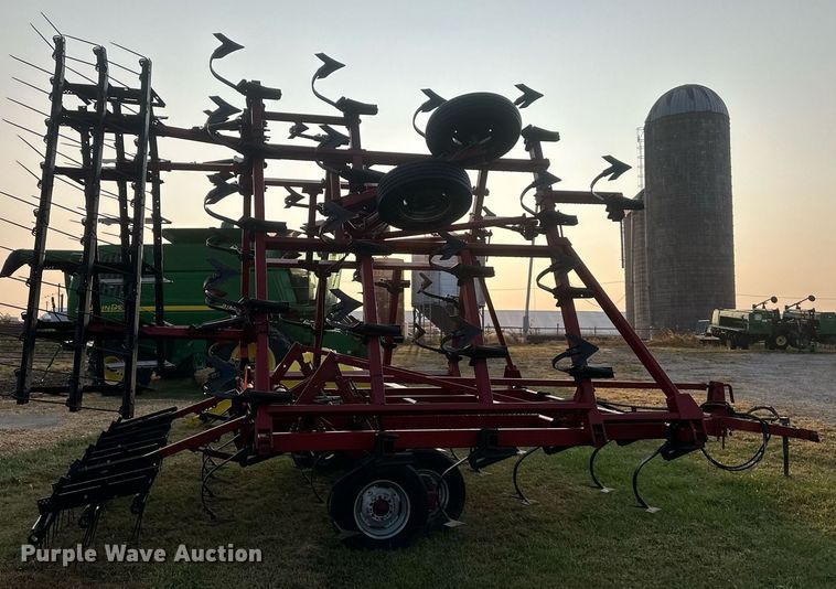 image for item DR2591 Case  4800 field cultivator