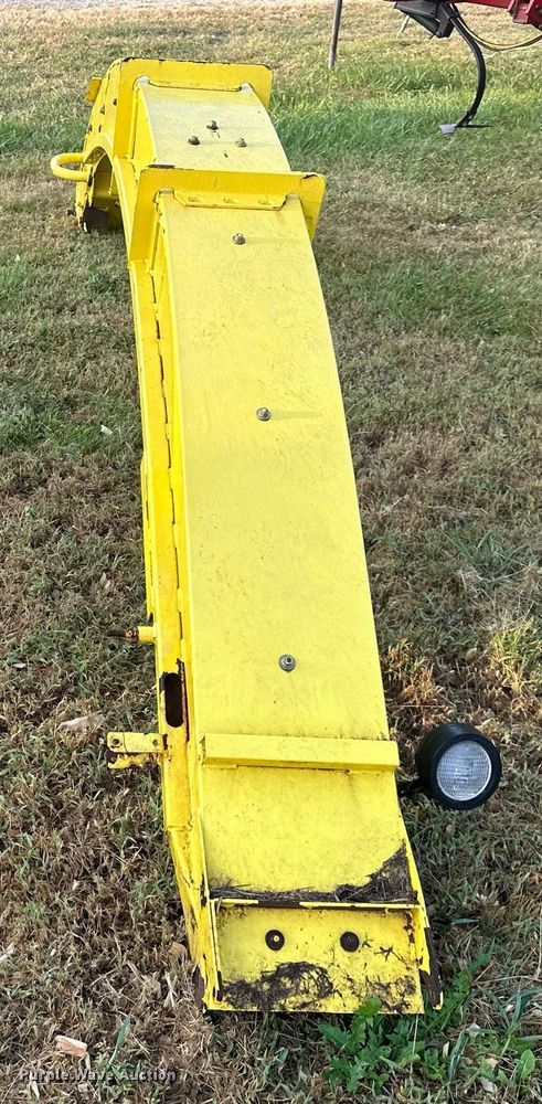 image for item DR2592 John Deere  6810 high arch spout 