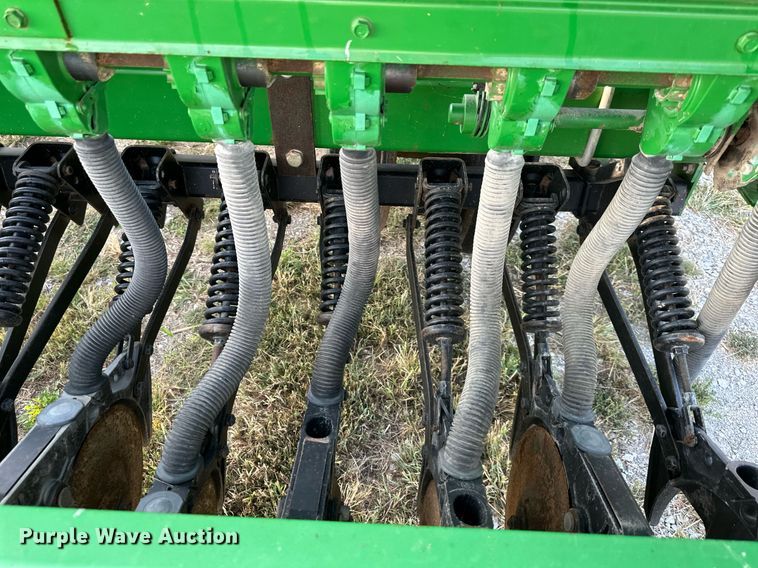 image for item DR2596 John Deere  455 grain drill