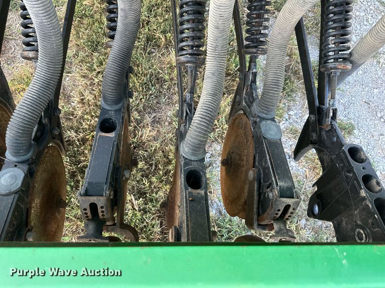 image for item DR2596 John Deere  455 grain drill