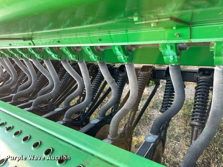 image for item DR2596 John Deere  455 grain drill