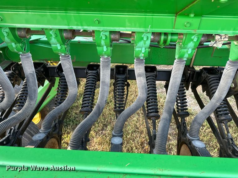 image for item DR2596 John Deere  455 grain drill