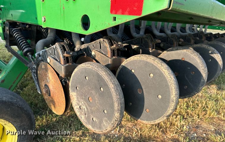 image for item DR2596 John Deere  455 grain drill