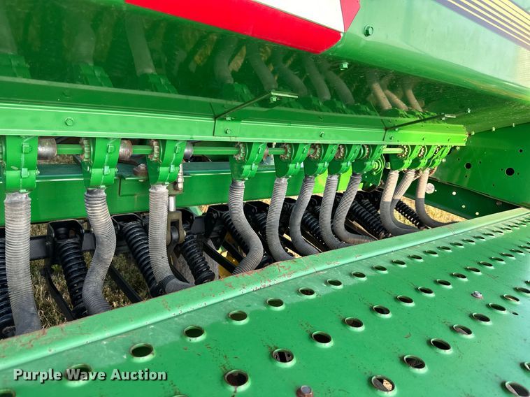 image for item DR2596 John Deere  455 grain drill