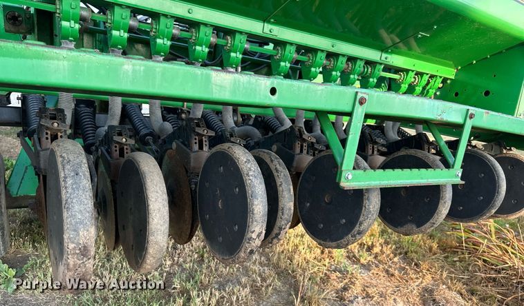 image for item DR2596 John Deere  455 grain drill