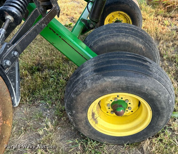 image for item DR2596 John Deere  455 grain drill