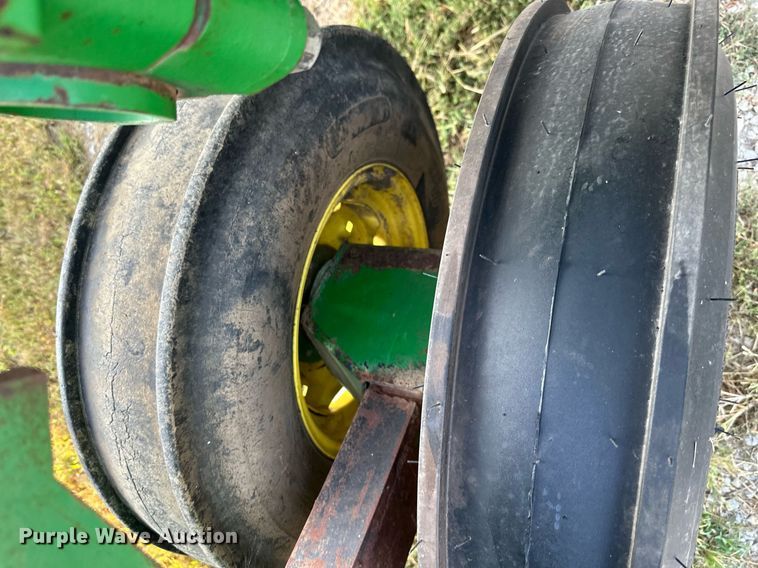 image for item DR2596 John Deere  455 grain drill