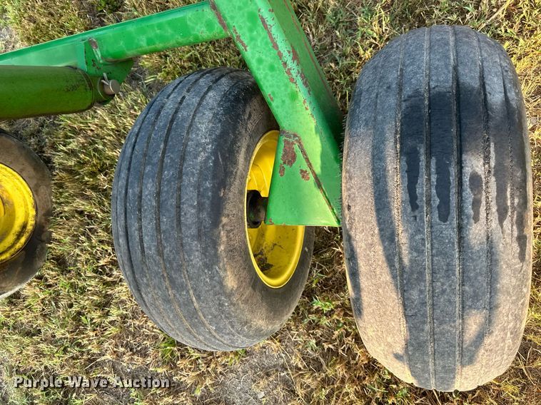 image for item DR2596 John Deere  455 grain drill