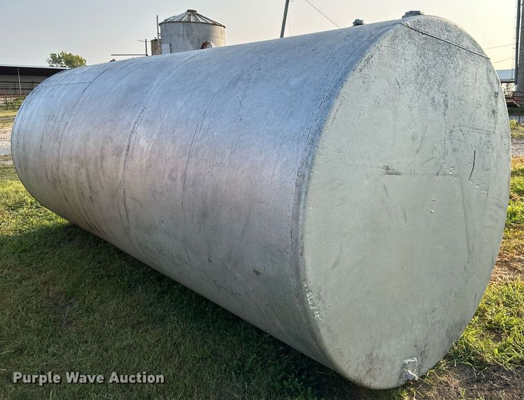 image for item DR2597 (2) fuel tanks 