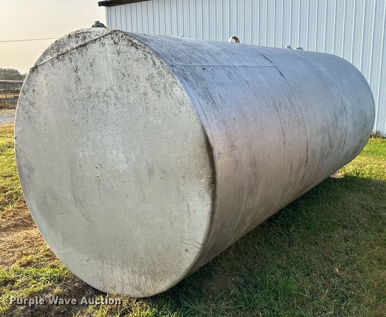 image for item DR2597 (2) fuel tanks 