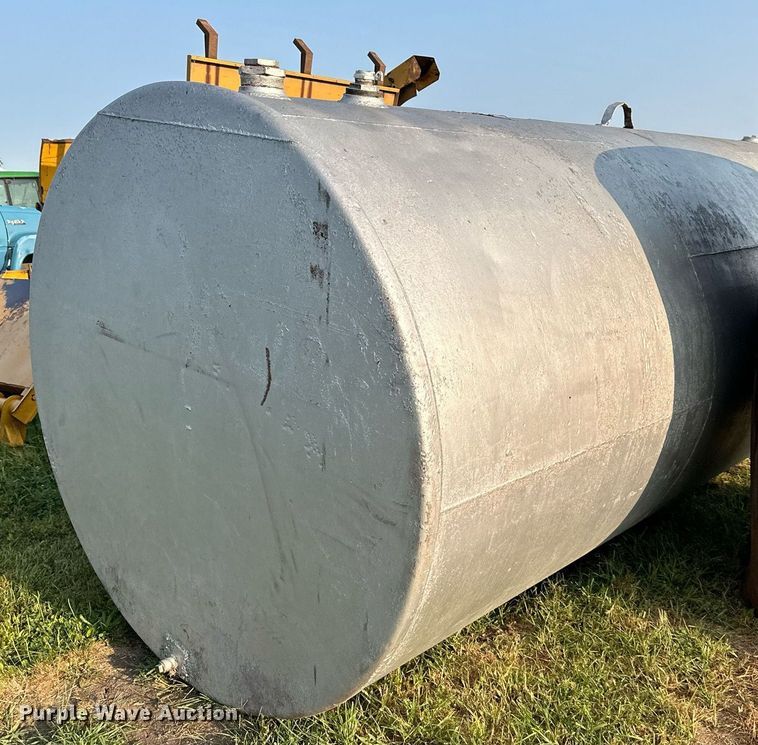 image for item DR2597 (2) fuel tanks 