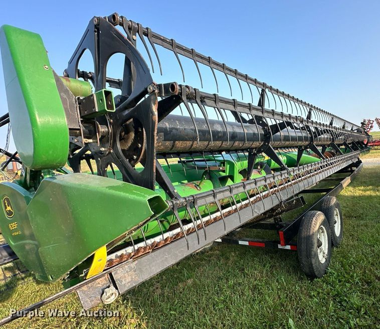 image for item DR2598 John Deere  635F flex head