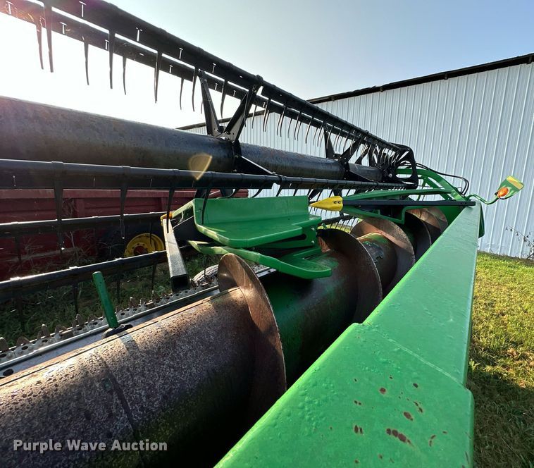 image for item DR2598 John Deere  635F flex head