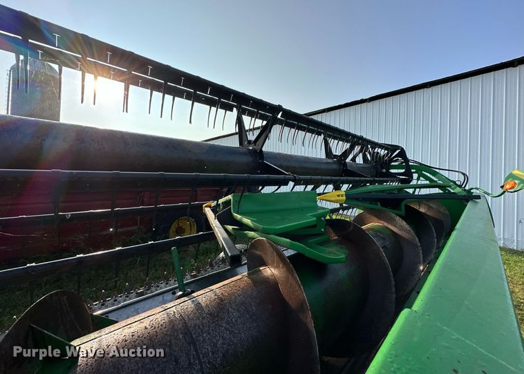 image for item DR2598 John Deere  635F flex head