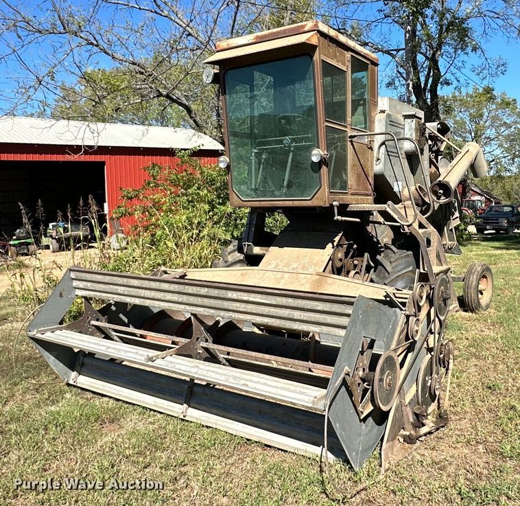 image for item DR2713 Gleaner  Model E combine
