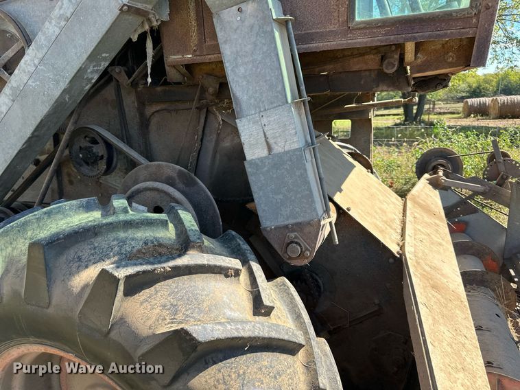 image for item DR2713 Gleaner  Model E combine