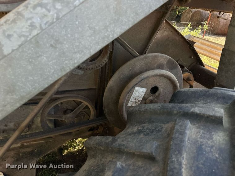 image for item DR2713 Gleaner  Model E combine