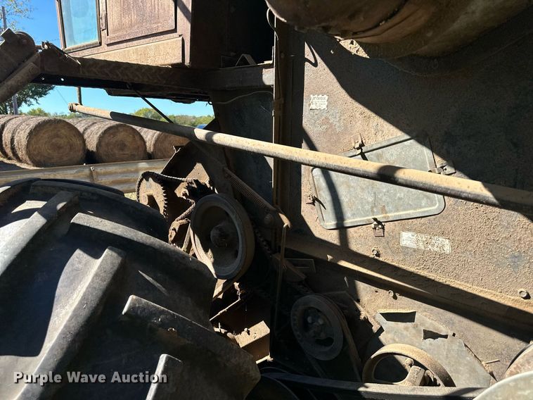 image for item DR2713 Gleaner  Model E combine