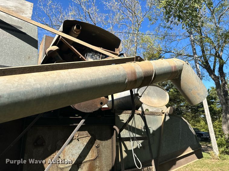 image for item DR2713 Gleaner  Model E combine