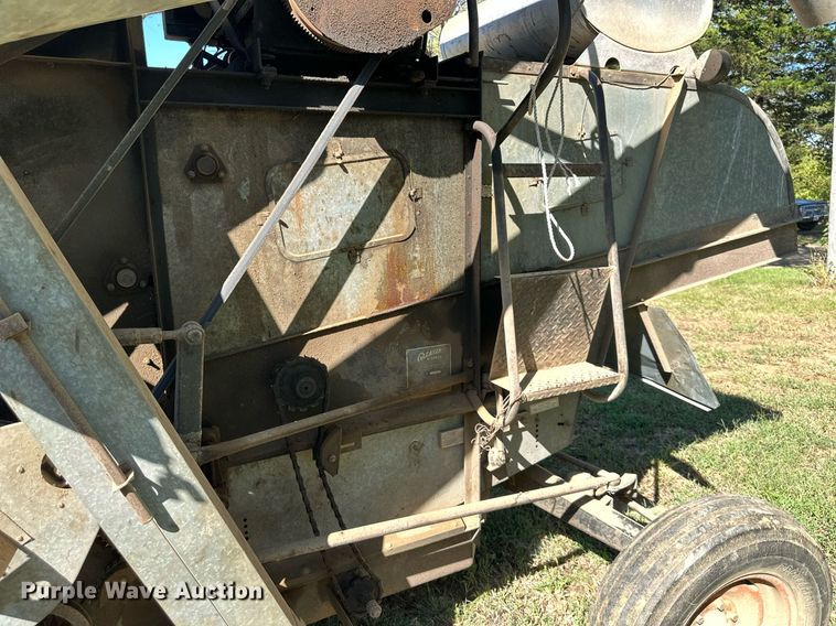 image for item DR2713 Gleaner  Model E combine