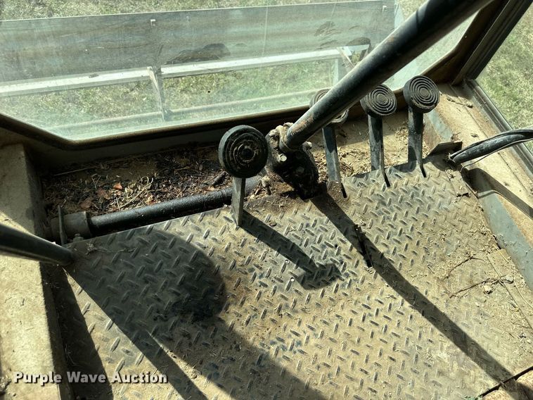 image for item DR2713 Gleaner  Model E combine