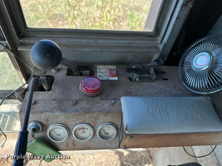 image for item DR2713 Gleaner  Model E combine