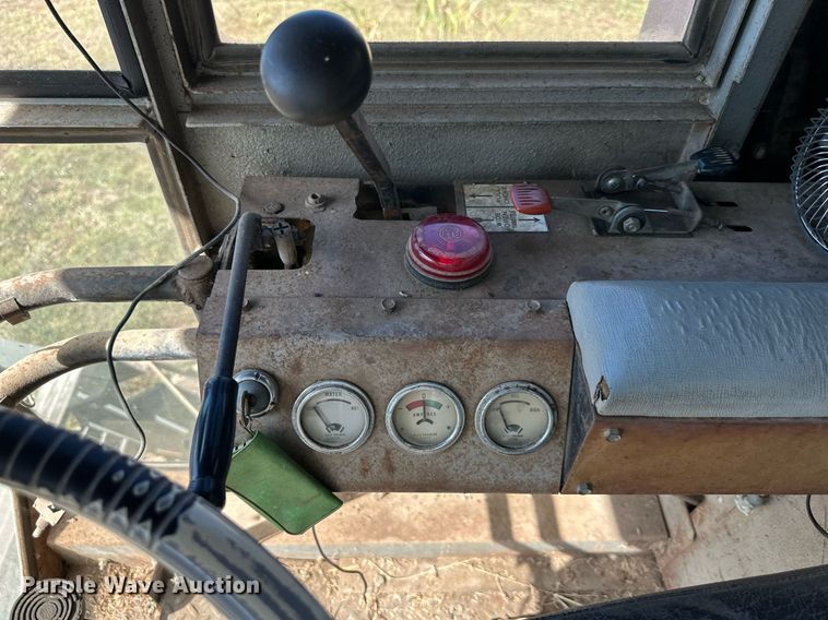 image for item DR2713 Gleaner  Model E combine