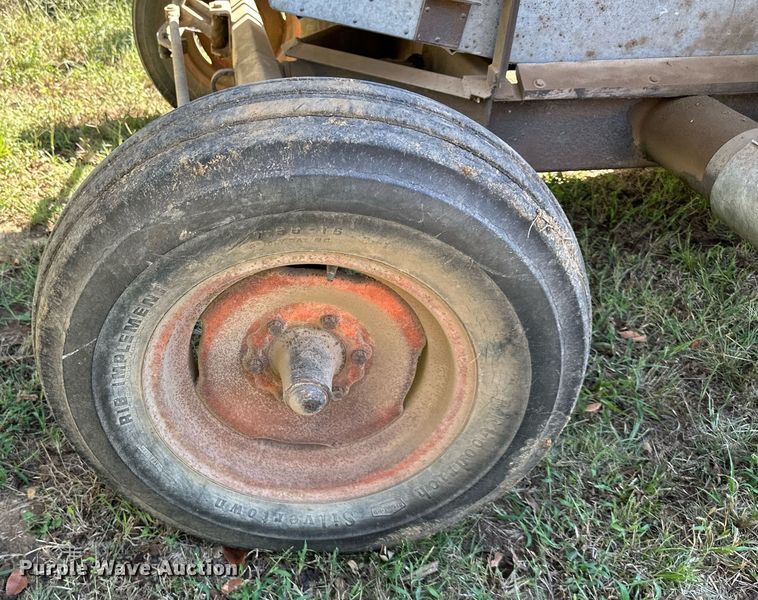 image for item DR2713 Gleaner  Model E combine