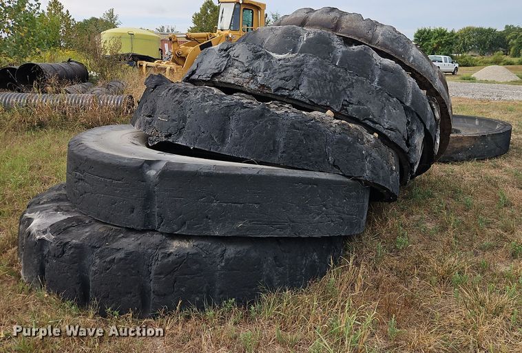 image for item DR8785 (7) water/feed troughs