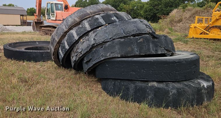 image for item DR8785 (7) water/feed troughs