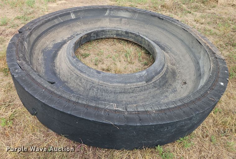 image for item DR8785 (7) water/feed troughs