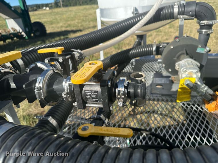 image for item DV2813 Aeromaster WT-3000 nurse tank trailer