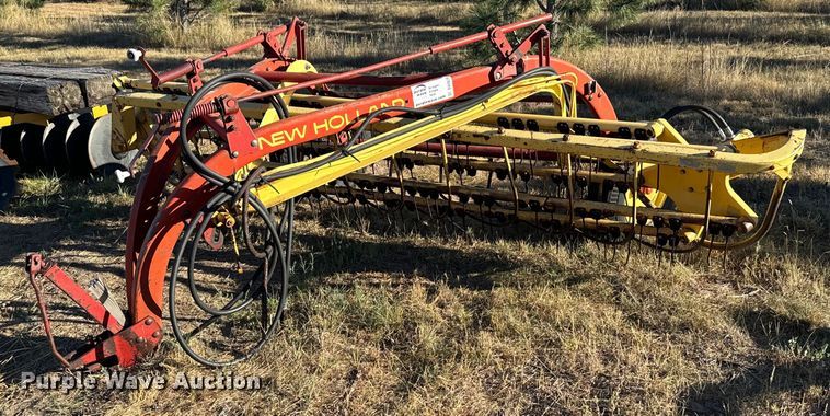 image for item DV2828 Hew Holland 258 hay rake
