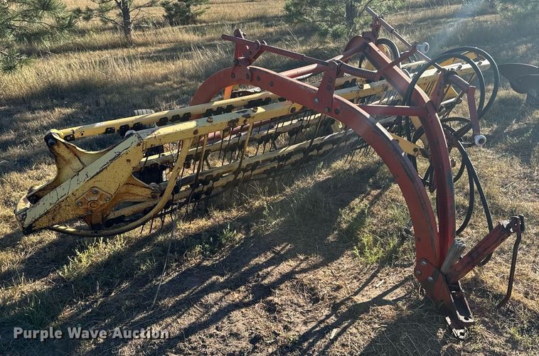 image for item DV2828 Hew Holland 258 hay rake