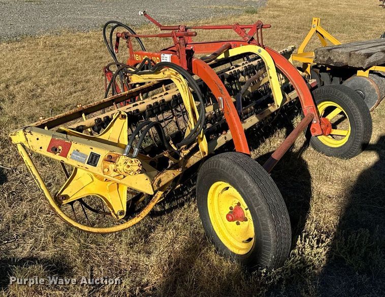 image for item DV2828 Hew Holland 258 hay rake